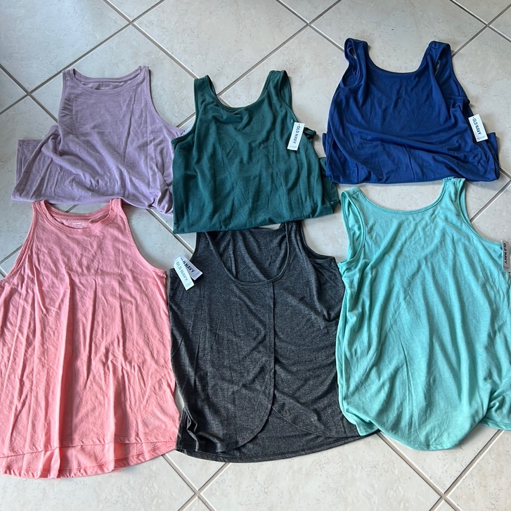 6 Old Navy T-shirt, tank tops various colors all extra small sold for $25